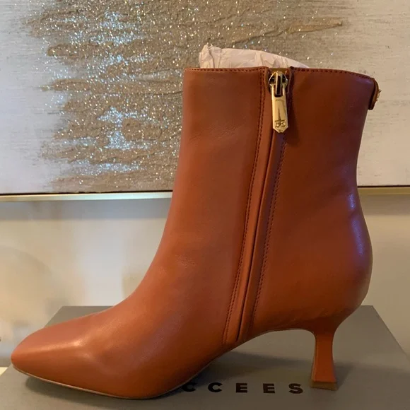 SAM EDELMAN Elegant Leather Ankle Boots NWB!! - Picture 4 of 6